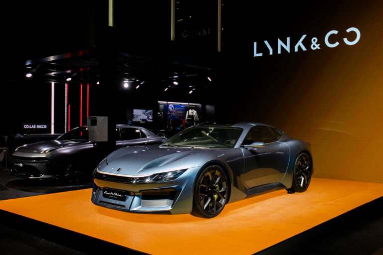 Lynk & Co 900 — вид автомобиля