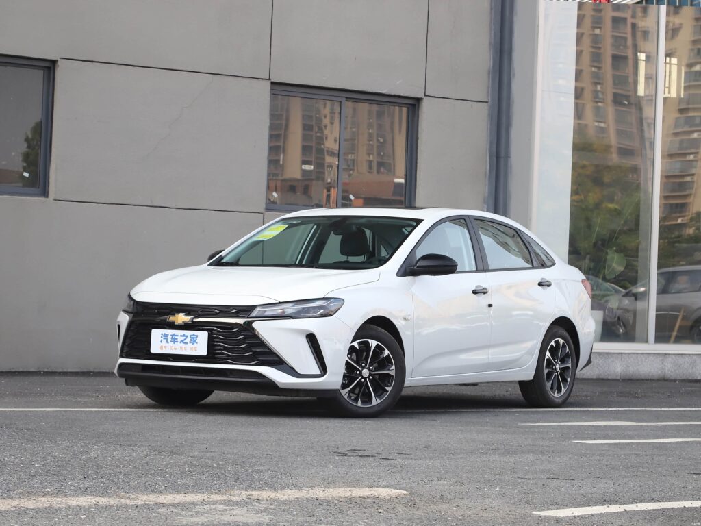 Chevrolet Cruze 2024 модельного года у китайского дилерского центра