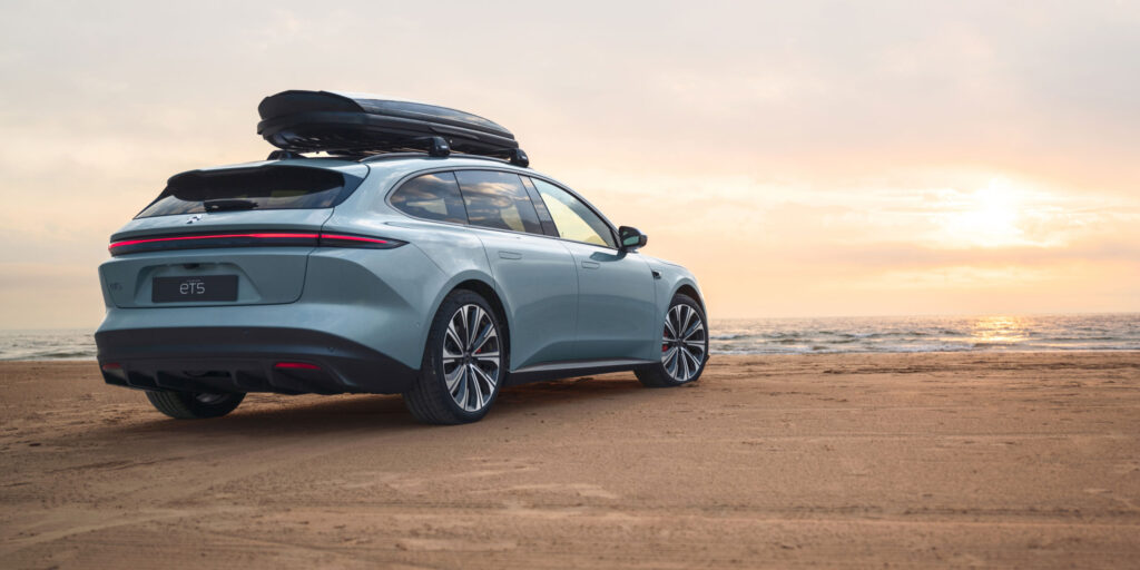 NIO ET5 Touring — вид автомобиля