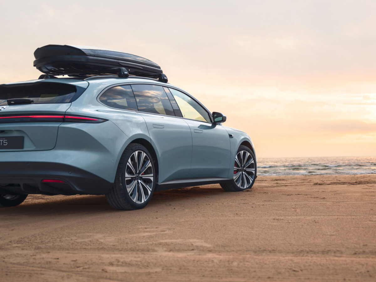 NIO ET5 Touring — вид автомобиля