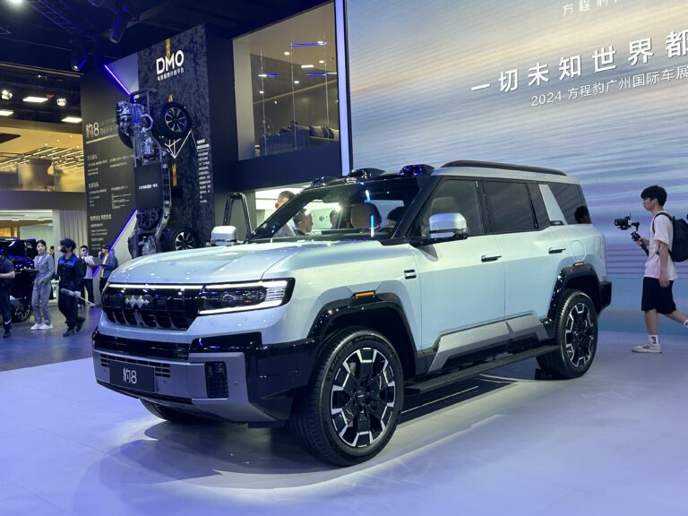 Автомобиль Fang Cheng Bao Bao 8 как иллюстрация модельного ряда бренда