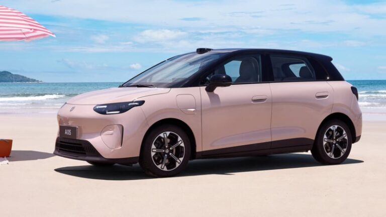 Компактный электромобиль Leapmotor A05