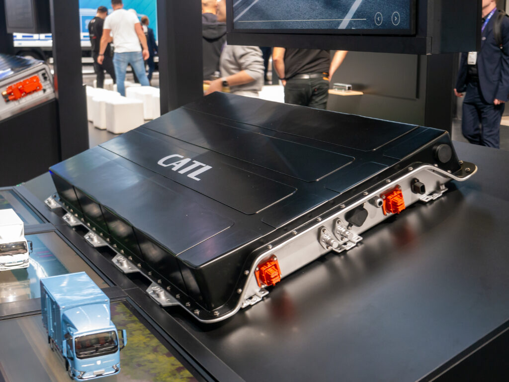 Стенд CATL с тяговой батареей на выставке IAA