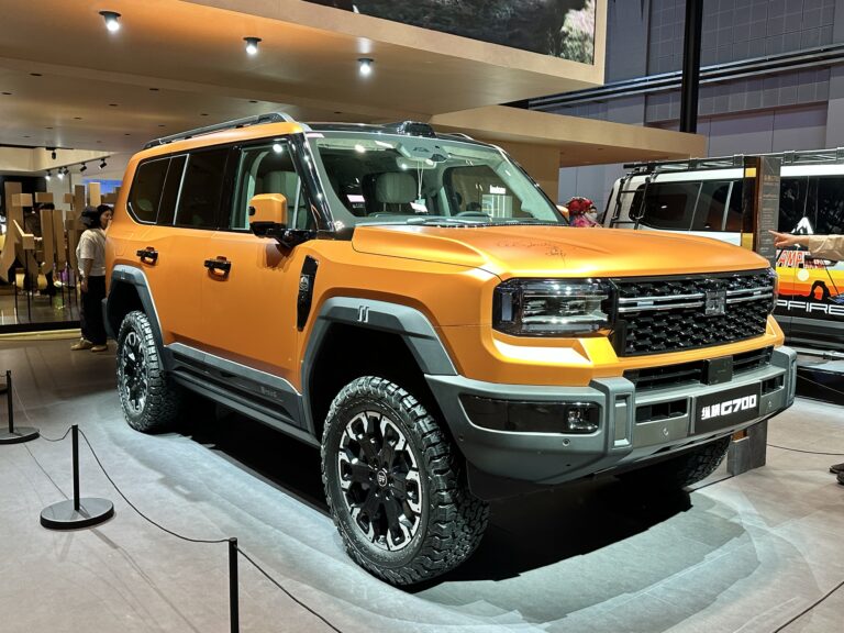 Рамный гибридный внедорожник Jetour Zongheng G700