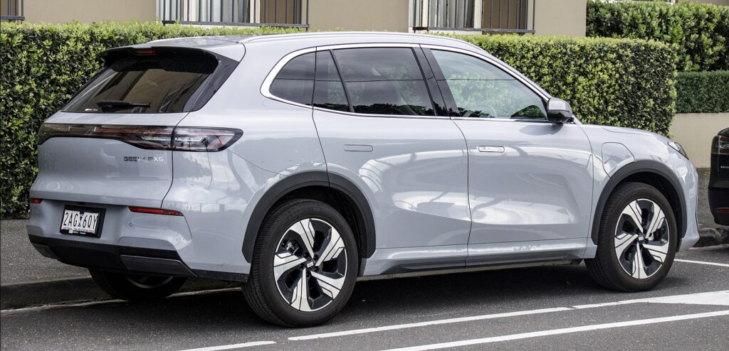 Электромобиль Geely EX5 в экспортной версии в Австралии
